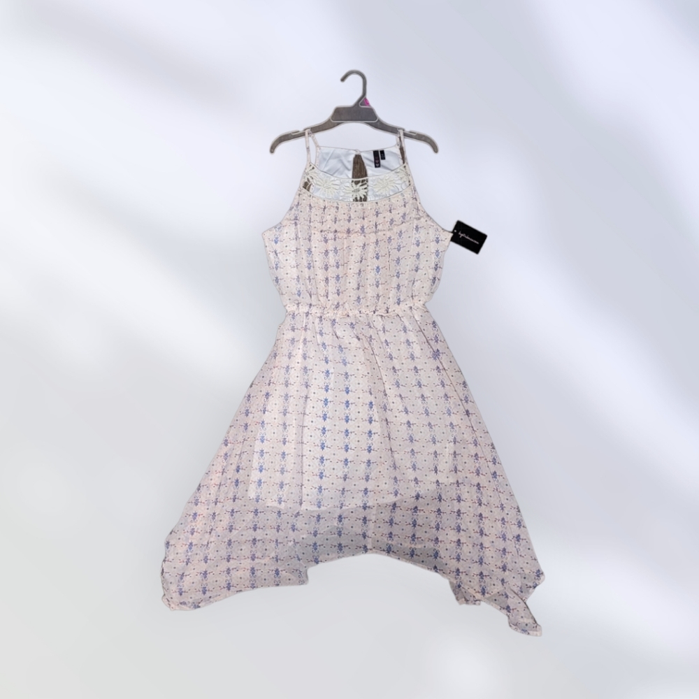 Women's Big Strike USA dress size Medium
